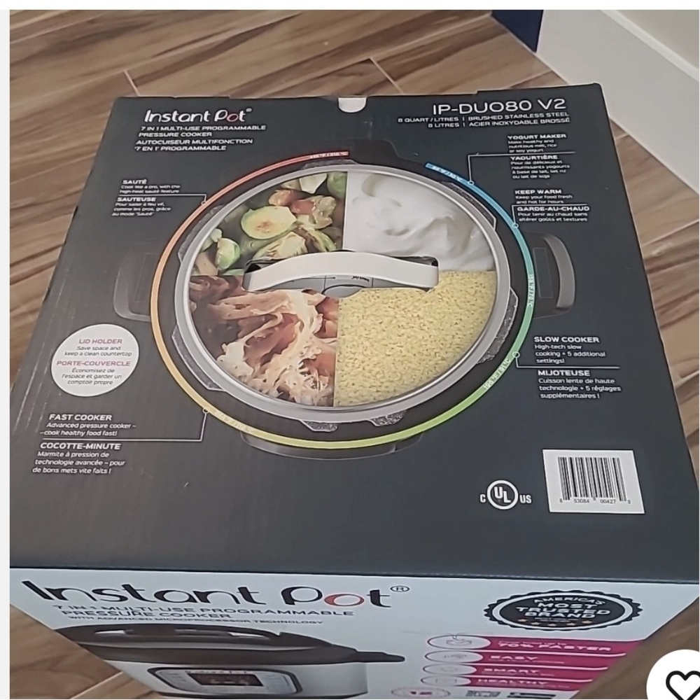 Instant Pot Black Multi-Function Cooker. - Picture 2 of 4